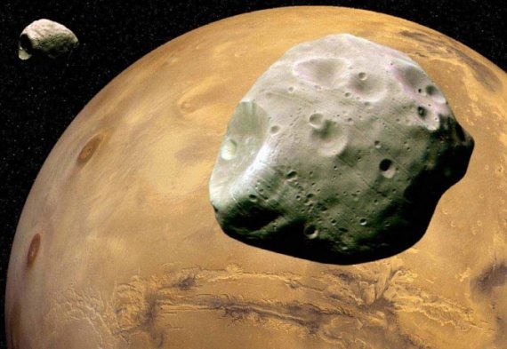 화성의 두 위성 '포보스'(오른쪽)와 '데이모스'의 상상도. 위키미디어 제공