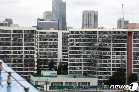 서울 강남구의 한 아파트 단지. 기사와 직접 연관 없음. © News1 황기선 기자