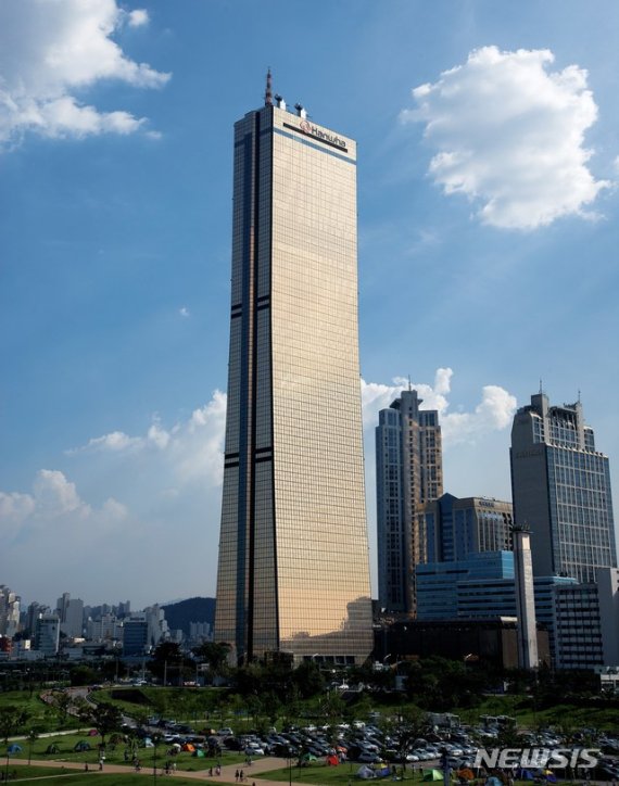 [서울=뉴시스] 한화생명 63빌딩 (사진=한화생명 제공) 2020.09.16. photo@newsis.com