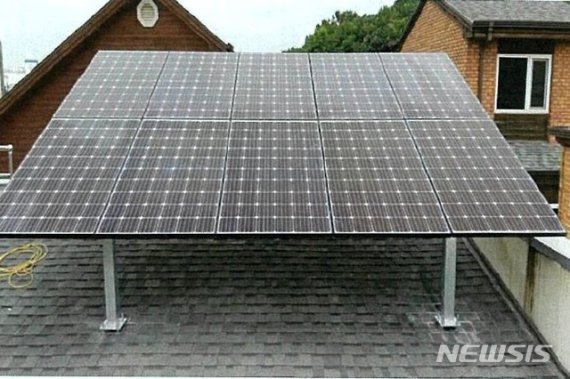 단독주택에 설치한 태양광 시설 (뉴시스 DB)