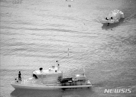 [목포=뉴시스] 적외선 카메라 이용해 선박 발견. (사진=서해해경청 제공) 2020.09.17. photo@newsis.com