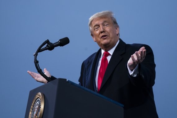 President Donald Trump speaks during a campaign rally at Fayetteville Regional Airport, Saturday, Sept. 19, 2020, in Fayetteville, N.C. (AP Photo/Evan Vucci) /뉴시스/AP /사진=뉴시스 외신화상