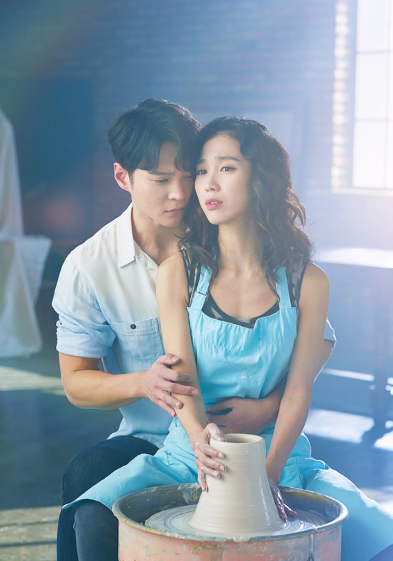 [서울=뉴시스] 뮤지컬 '고스트' 주원, 박지연. 2020.09.20. (사진 = 신시컴퍼니 제공) photo@newsis.com