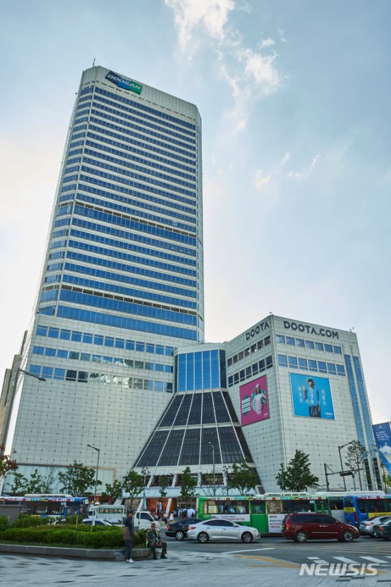 서울 동대문 두산타워 전경 /사진=뉴시스