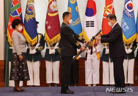 남영신 육군총장 취임.. "출신·지역·학교 중요치 않은 문화 만들 것"