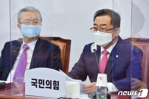 부동산·카카오·추미애…문정부 10대실정 국감 '정조준'