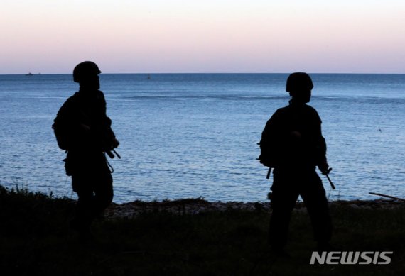 [속보]北 "불법침입 판단 사살..부유물은 방역위해 소각"