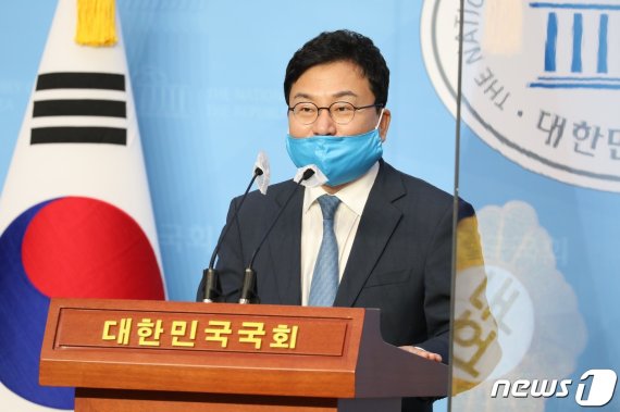 김홍걸 이어 이상직도 떠났다…민주 '회피성 탈당' 방지책 마련