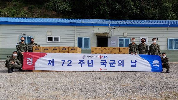 국군의 날을 맞아 국군 장병들에게 전달된 롯데제과의 과자(사진=롯데제과)