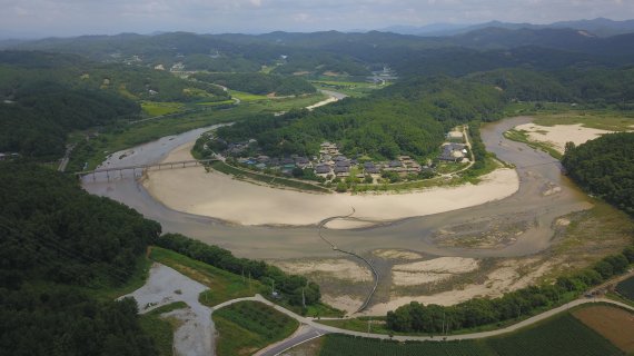 집밖 추석, 고속도로 달리다 언택트 관광으로 '힐링'