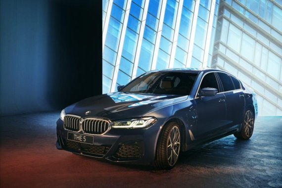 BMW 5시리즈 vs 벤츠 E클래스…10월 국내서 격돌