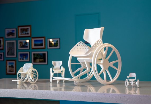 UNIST 정연우 교수팀이 제작한 휠체어 '오로 플럼' 디자인 샘플. '미국 IDEA 2020' 프로페셔널 컨셉 '의료와 건강' 부문에서 본상을 수상했다. UNIST 제공