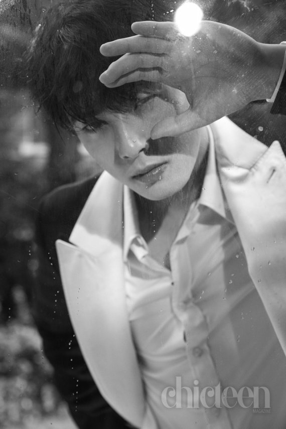 [서울=뉴시스] 중국 패션지 '시크(CHIC)' 커버 모델로 나선 그룹 '아스트로' 멤버 겸 배우 차은우 (사진 = 시크) 2020.10.07. photo@newsis.com