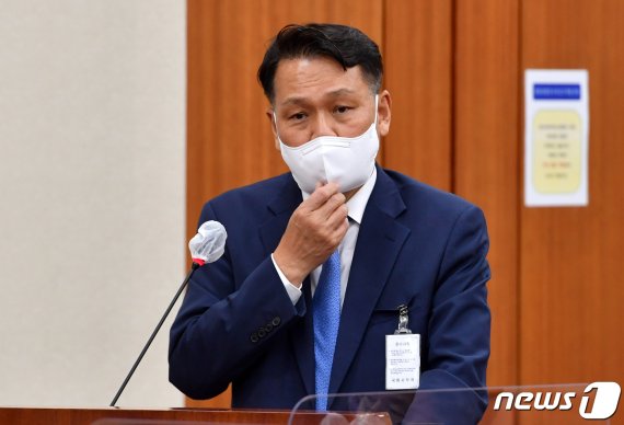 서보신 현대자동차 생산품질담당 사장이 8일 오후 서울 여의도 국회에서 열린 정무위원회의 공정거래위원회 등에 대한 국정감사에 증인으로 출석해 의원 질의에 답변하고 있다. 2020.10.8/뉴스1 © News1 성동훈 기자