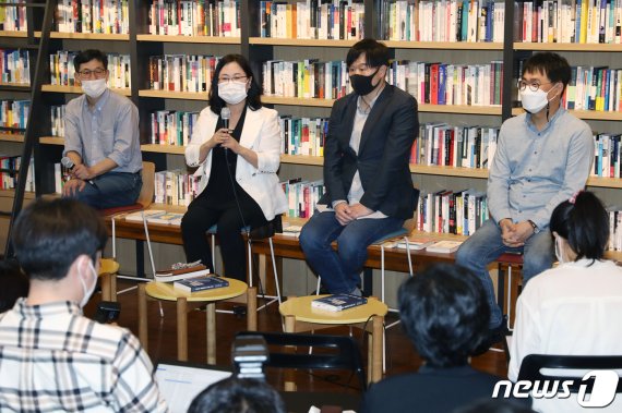 권경애, '조국흑서' 공저자 서민 비판.. "정의당 사안에 여성혐오"