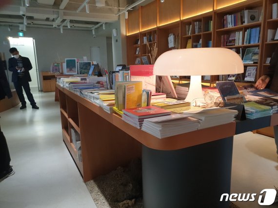 LG유플러스가 개설한 복합문화공간 '일상비일상의틈'의 내부모습 2020.10.15 뉴스1 © News1 김승준 기자