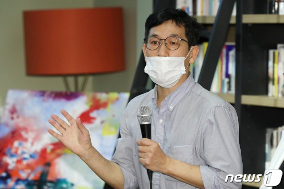 김봉현 폭로에 진중권 "재밌게 돌아간다"