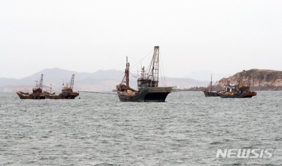 우리측 선박1척 항로 착오로 NLL 넘나들다 복귀