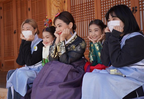 전라감영서 열린 ‘2020 전주 한복 모델 선발대회’...한복 홍보