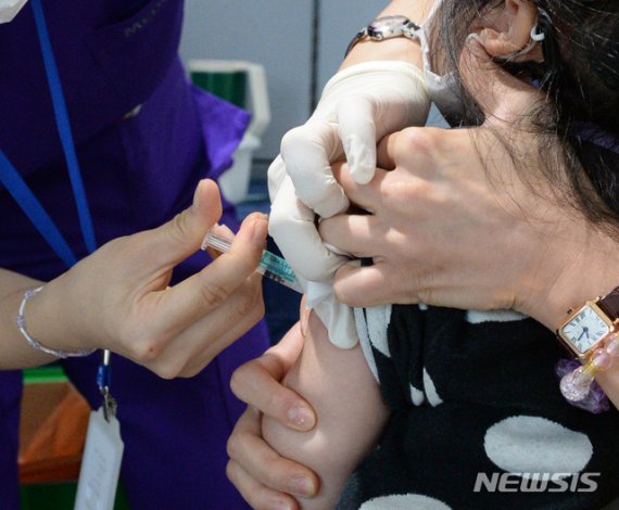 독감백신 접종한 인천 17세 이틀 만에 사망...질병청 "부검으로 사망원인 조사 중"