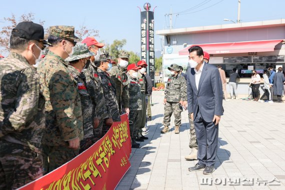 [포토뉴스] 의왕해병대전우회 왕송호수 수중정화