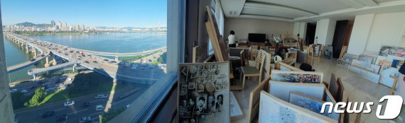 한강 영동대교가 환히 보이는 한강변 조영남 작업실© 뉴스1 이길우 객원대기자