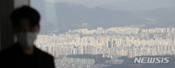 서울 송파구 롯데월드타워 서울스카이에서 내려다본 서울 시내 아파트들(기사 본문 내용과는 무관). 뉴시스 제공.