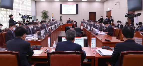 업무용 PC서 '야동' 적발, 민주평통 "해당 직원 징계절차 중"