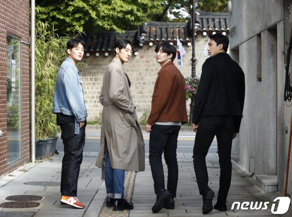 서울 종로구 삼청동 카페. '아름다운 남자, 시벨롬(si bel homme)' 박형근 최선 김한수 안태웅 인터뷰. /뉴스1 © News1