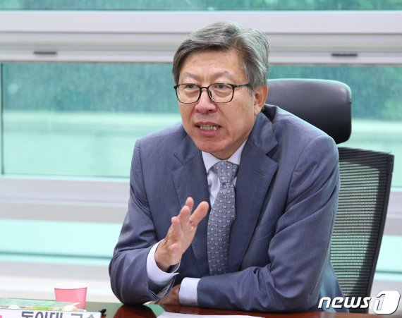 박형준 “文시정연설 듣기 민망..윤석열은 정치잠재력 있어”