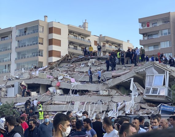 터키 7.0 강진 발생, 이즈미르에서 6명 숨져