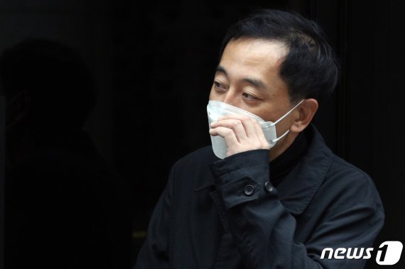 더불어민주당 탈당선언을 한 금태섭 전 의원이 지난 10월 21일 오후 서울 용산구 사무실로 발걸음을 옮기고 있다.
