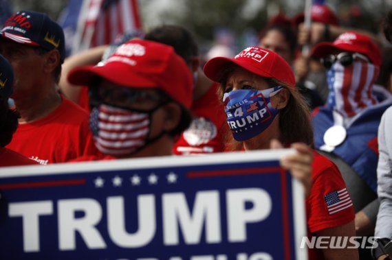 트럼프 러스트벨트 부진원인은 등돌린 백인중상층? <폴리티코>