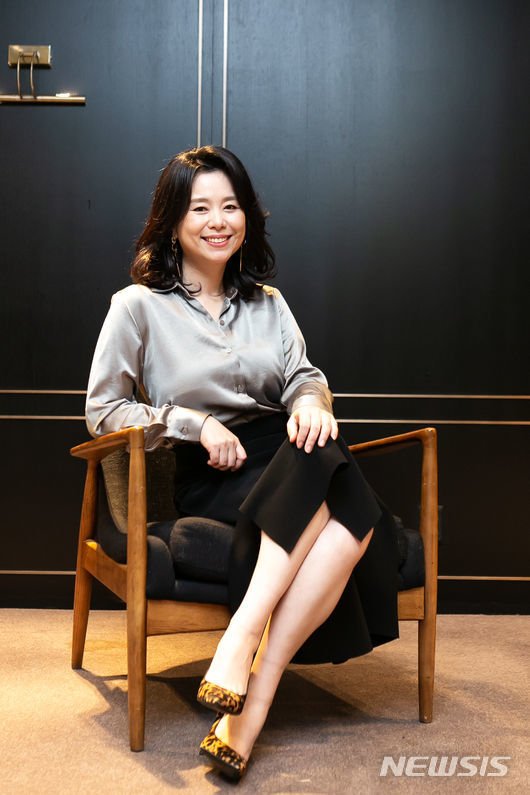 [서울=뉴시스] 영화 '애비규환'에 출연한 배우 장혜진. (사진=리틀빅픽처스 제공) 2020.11.06. photo@newsis.com