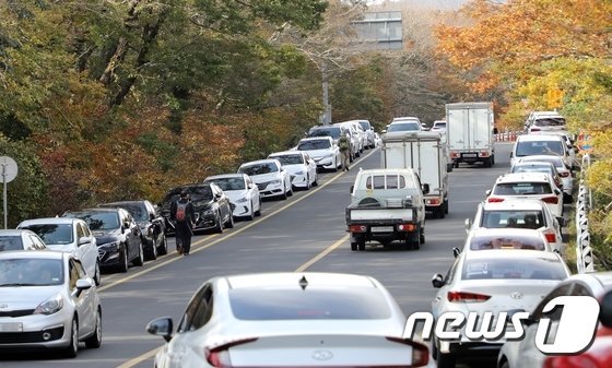 한라산 성판악 불법 주정차 ‘고질적’…내년부터 ‘과태료’