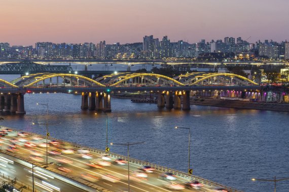 효사정에서 바라본 한강의 야경