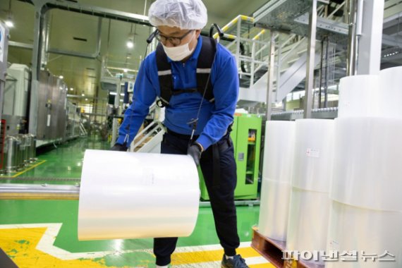 제주삼다수 스마트팩토리 웨어러블 로봇