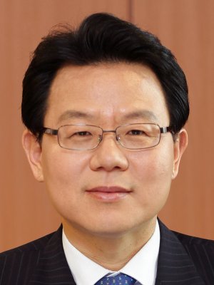 은행연합회장 후보군 확정… 민병두·김광수·신상훈 ‘3파전’