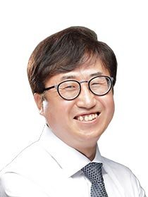 "기본소득 도입해 코로나發 중산층 붕괴 막아야"