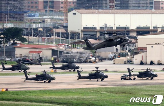 경기도 평택 캠프 험프리스에 헬기들이 계류돼 있다. /뉴스1 © News1 조태형 기자