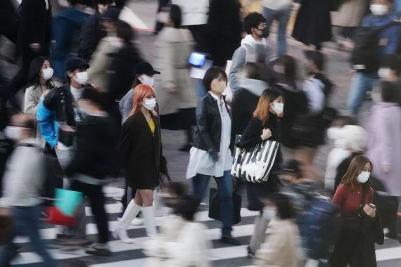 지난 21일 도쿄 시부야 거리. AP뉴시스