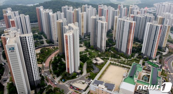 김포시 장기동 한강센트럴자이1차 아파트의 모습.2020.6.18/뉴스1 © News1 정진욱 기자