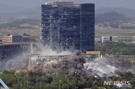 이인영, 北 연락사무소 폭파 비난하며 "서울-평양 대표부 세우자"