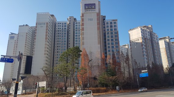 최근 김포가 조정대상지역으로 묶인 이후 가격이 급등한 경기도 파주 운정신도시 한 아파트 전경 사진=최서영 인턴기자