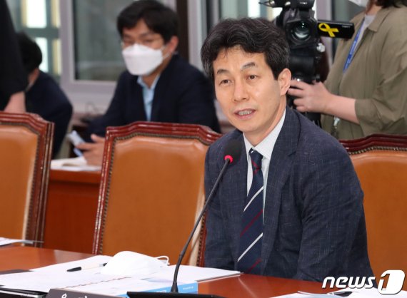 윤건영 더불어민주당 의원. 2020.6.16/뉴스1 © News1 박세연 기자 /사진=뉴스1