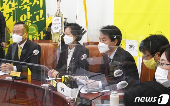 정의당·기본소득당, 전국민 재난지원금 목청…"쥐꼬리를 선별까지"