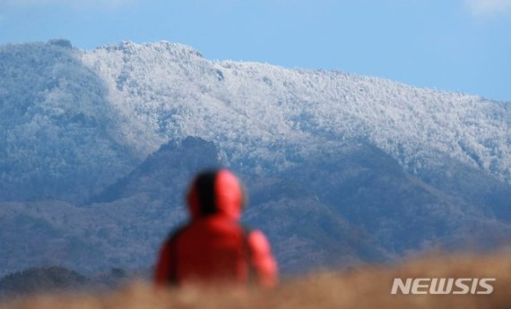 '뭉치면 죽고 흩어지면 산다'…전북 해넘이·해맞이 일제히 폐쇄