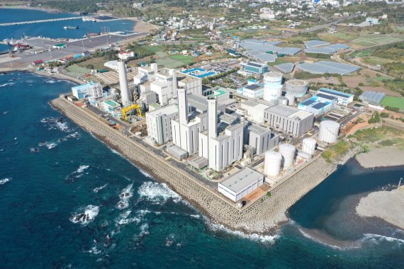 남부발전이 지난달 30일 서귀포시 안덕면에 준공한 150MW급 남제주복합발전소 전경. 남부발전 제공