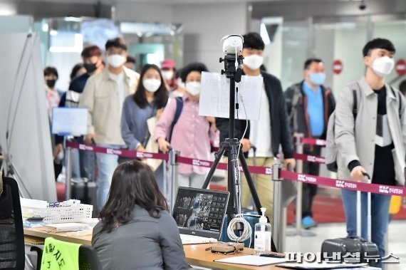 제주 ‘한달살이’ 확진자 감염경로 미궁…지역감염 우려