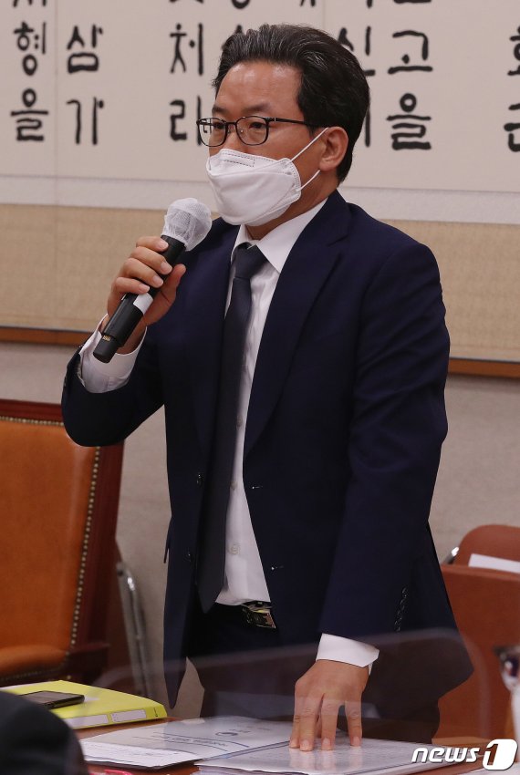 윤석열 징계 표결 참여 후 기피한 심재철에 비난 폭주